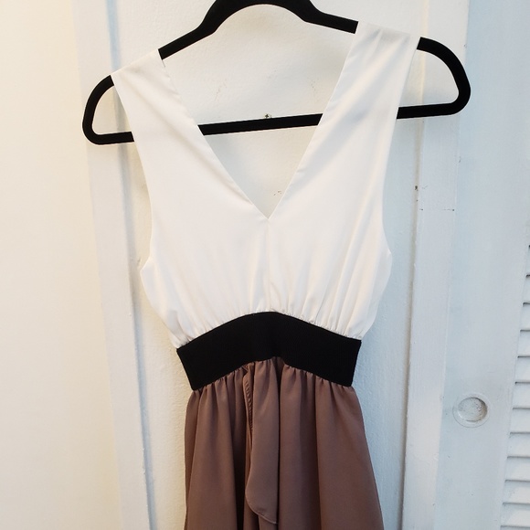 Dress - Picture 3 of 4